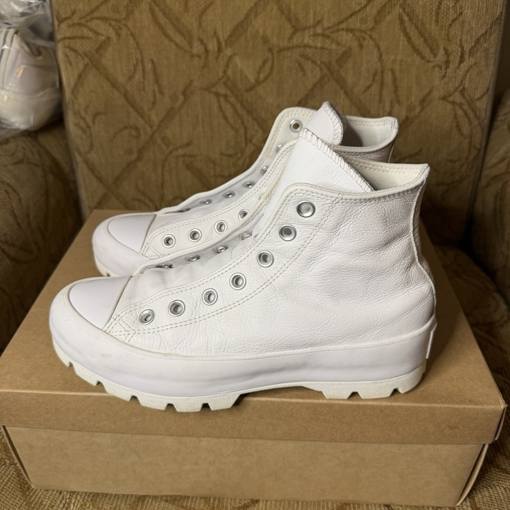 Converse Chuck Taylor All Star Lugged High Top~White Leather Sneakers Women's‎ 8